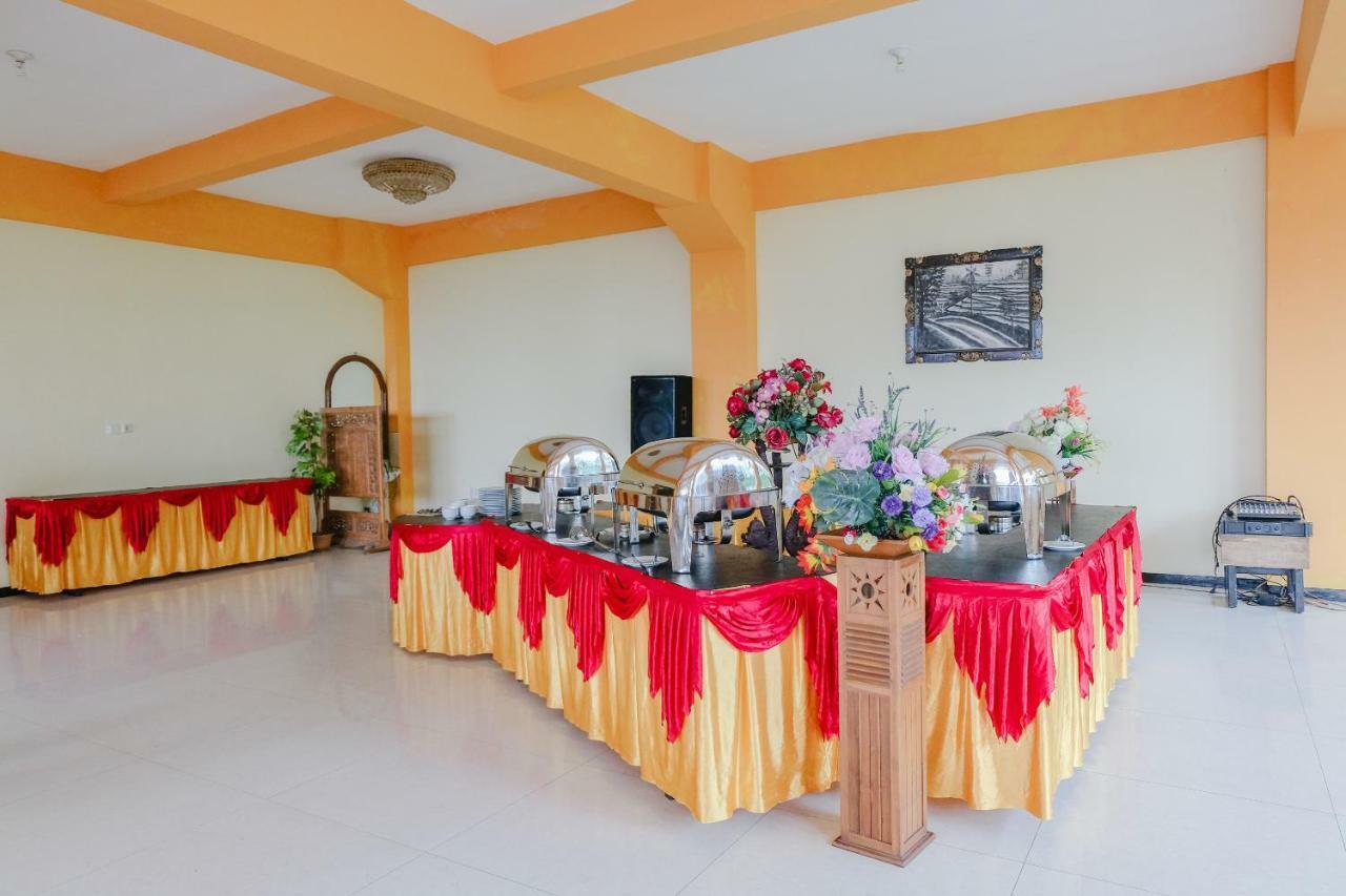 Capital O 892 Grand Pujon View Hotel And Resort Бату Екстериор снимка