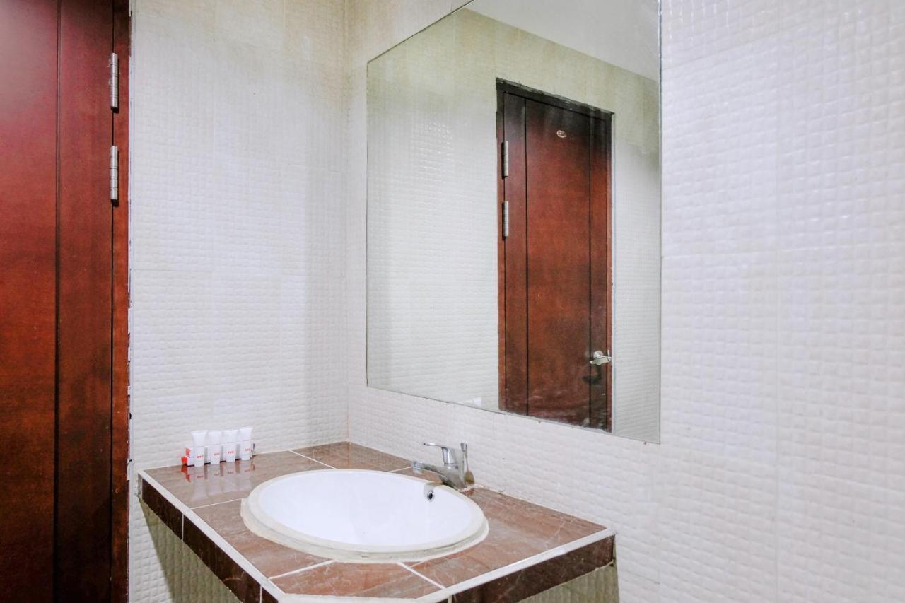Capital O 892 Grand Pujon View Hotel And Resort Бату Екстериор снимка