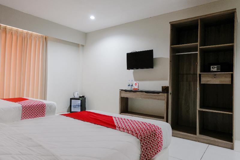 Capital O 892 Grand Pujon View Hotel And Resort Бату Екстериор снимка