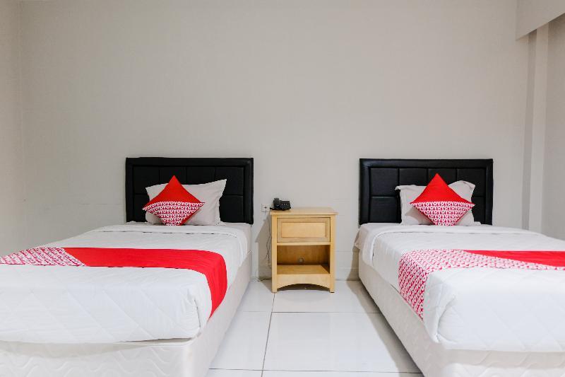 Capital O 892 Grand Pujon View Hotel And Resort Бату Екстериор снимка